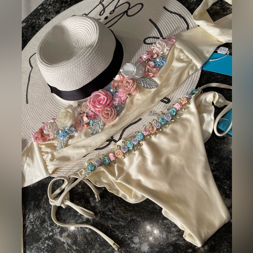 NWT beach bunny bikini L top ;XL bottoms mint condition SECRET GARDEN - Picture 8 of 12